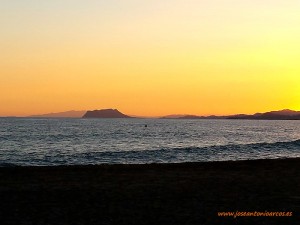 Puesta de sol en la Bahía de Mazarrón, Murcia, Bolnuevo.
