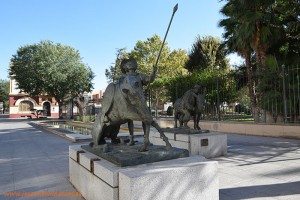 Don Quijote y Sancho Panza en una escultura de Ciudad Real.