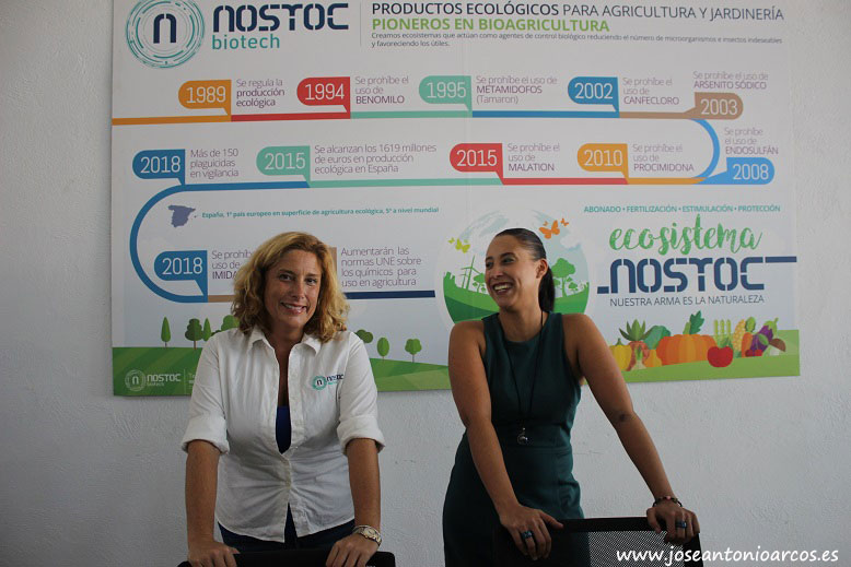 Rocío López-Romero, manager del Hub de Innovación Agrícola, y Rebeca Cazorla, directora de operaciones de Nostoc.