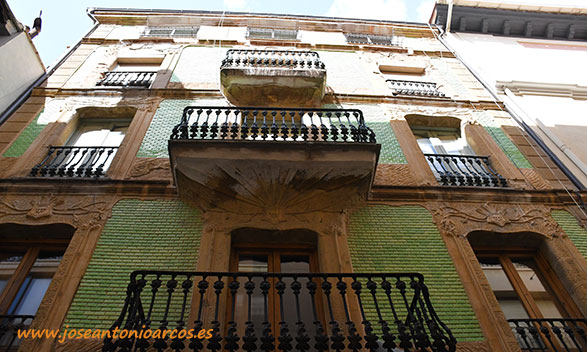Balcones en Teruel. /joseantonioarcos.es