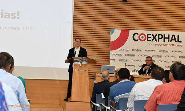 El economista Daniel Lacalle en la Asamblea de Coexphal. /joseantonioarcos.es
