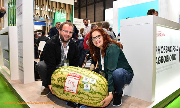 Ana Rubio y José Antonio Arcos con Kimitec Group en Fruit Attraction 2019. /joseantonioarcos.es