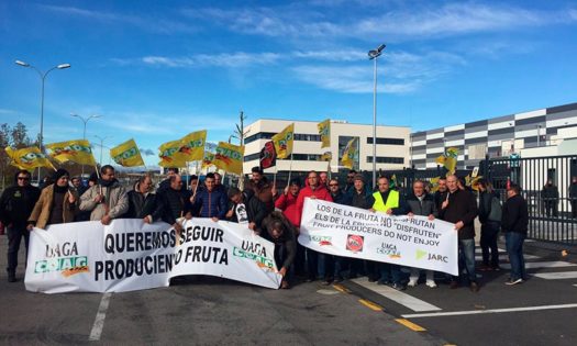 Protesta de agricultores de la COAG en Barcelona ante la política de precios de la gran distribución. /joseantonioarcos.es