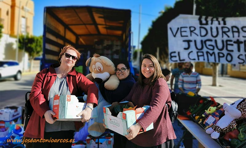 La Unión de Agricultores Independientes regala hortalizas a cambio de juguetes en Navidad. /joseantonioarcos.es