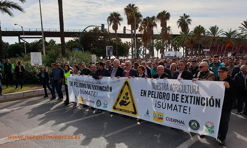19N. Manifestación de agricultores en Almería. /joseantonioarcos.es