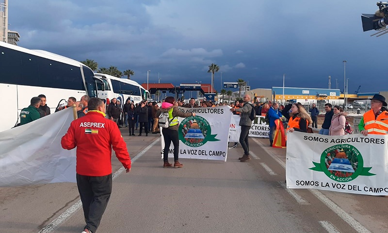 Protesta de agricultores en el puerto de Algeciras. /joseantonioarcos.es
