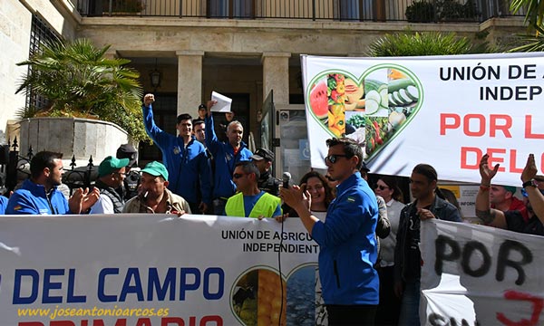 Unión de Agricultores Independientes en protestas de agricultura en Almería-joseantonioarcos.es