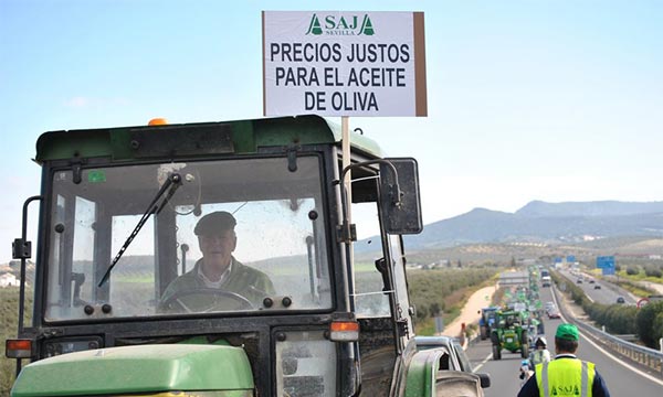 #AgricultoresAlLímite en Sevilla. En defensa de unos precios justos para el agricultor. 
